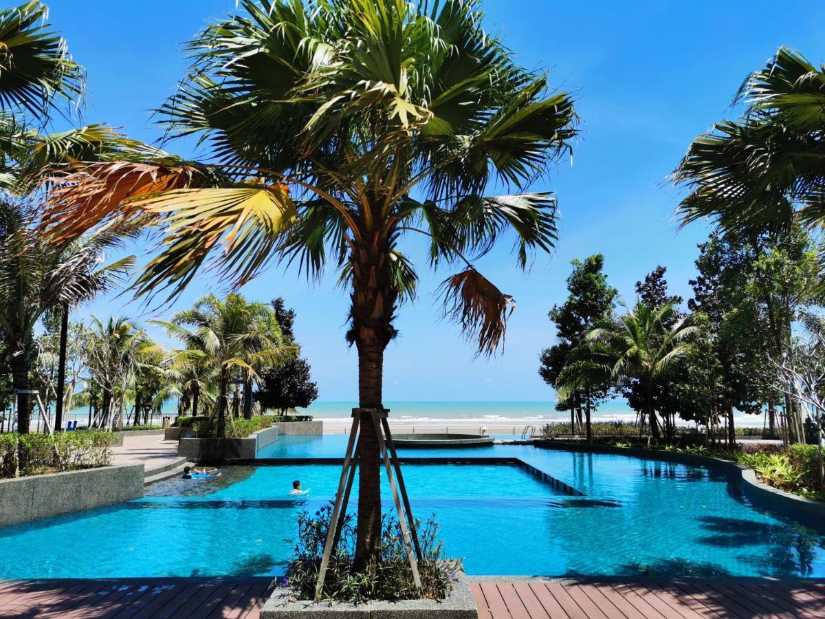 Timurbay Seafront Residence By L'Amour Home Kuantan Exteriör bild