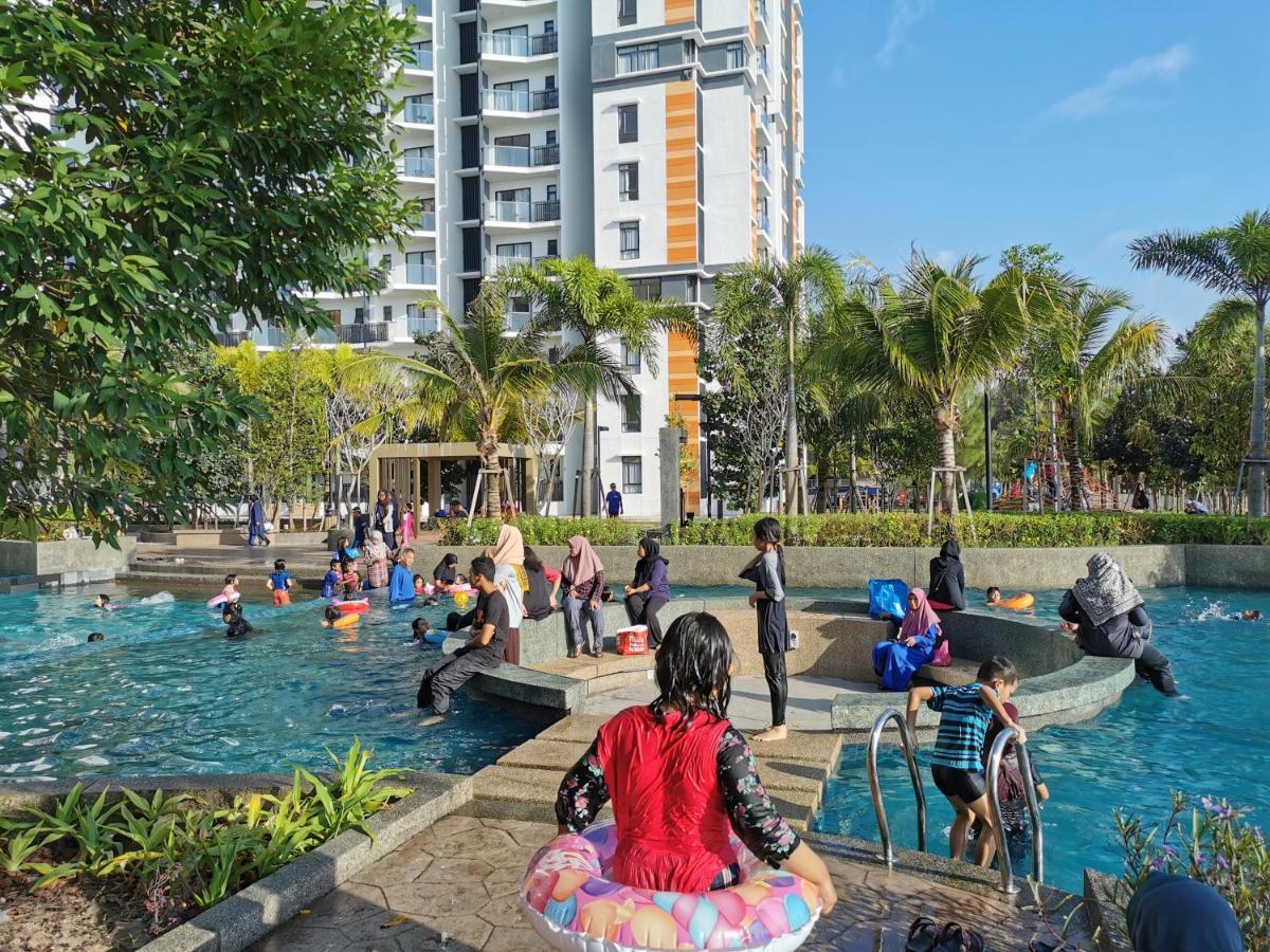 Timurbay Seafront Residence By L'Amour Home Kuantan Exteriör bild