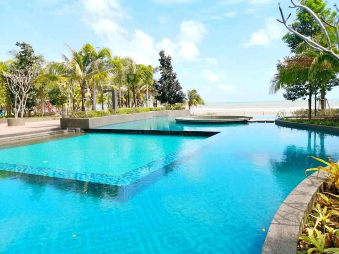 Timurbay Seafront Residence By L'Amour Home Kuantan Exteriör bild