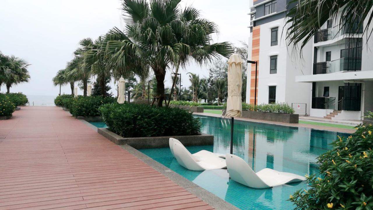 Timurbay Seafront Residence By L'Amour Home Kuantan Exteriör bild