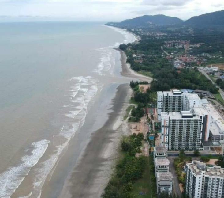 Timurbay Seafront Residence By L'Amour Home Kuantan Exteriör bild